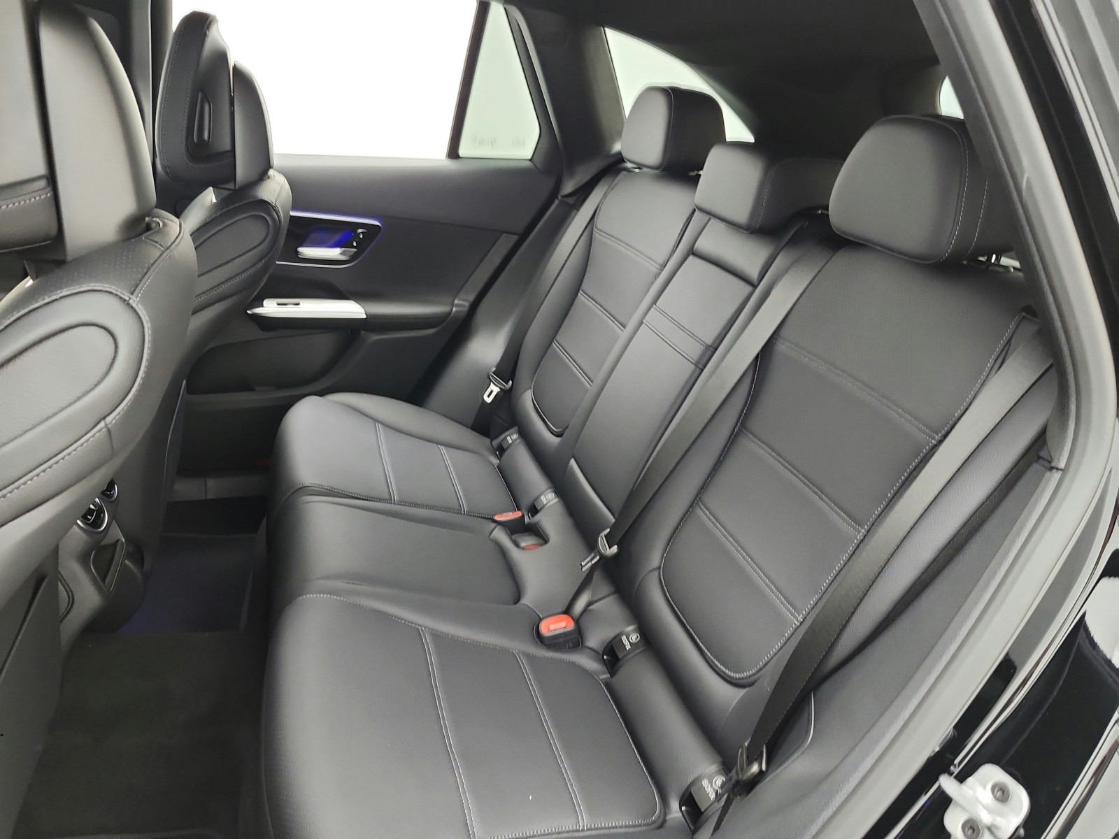 New 2026 Black Mercedes-Benz GLC 300 image 11