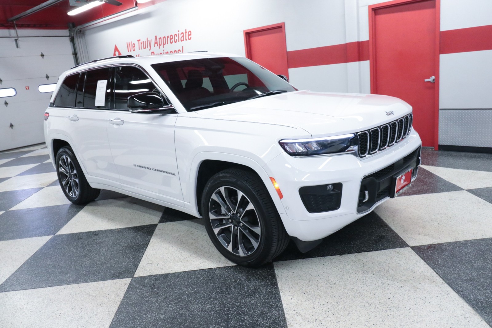 Used Car 2023 Jeep Grand Cherokee  Overland For Sale Under $50,000 In Austin, Texas