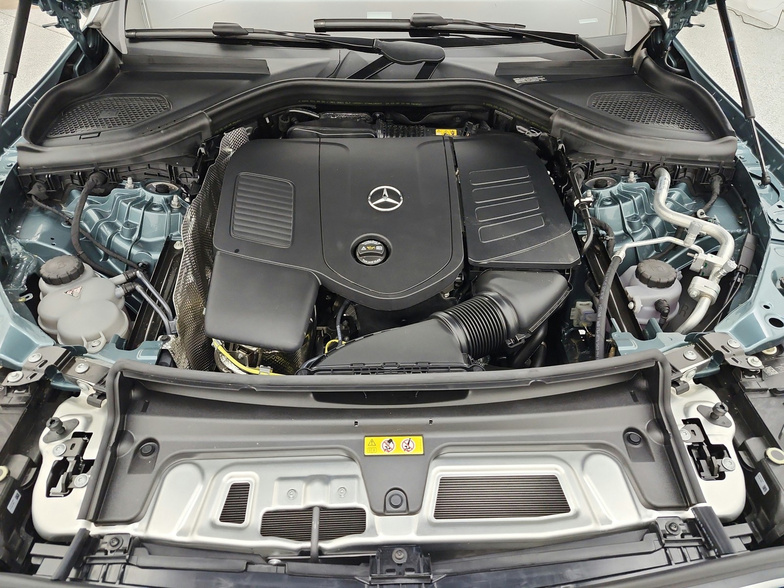 New 2026 Verde Silver Metallic Mercedes-Benz GLC 300 4MATIC® SUV image 12