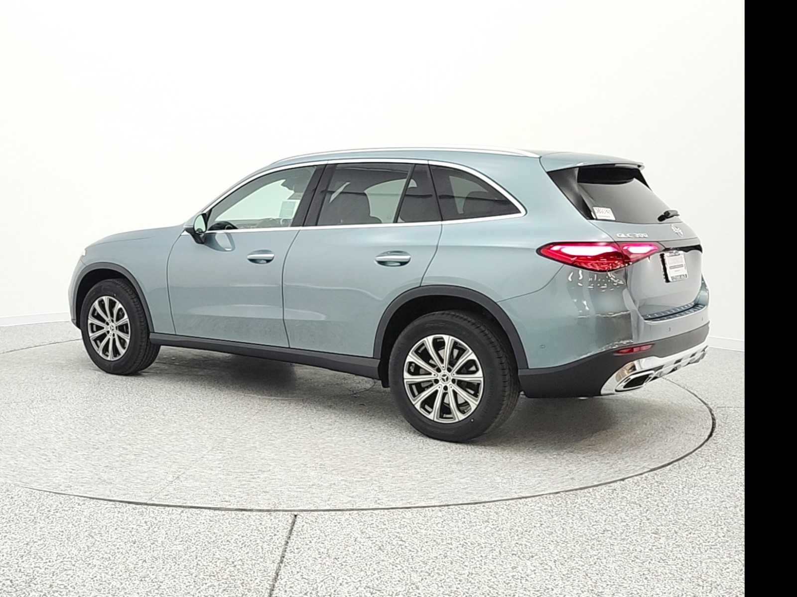 New 2026 Verde Silver Metallic Mercedes-Benz GLC 300 image 7