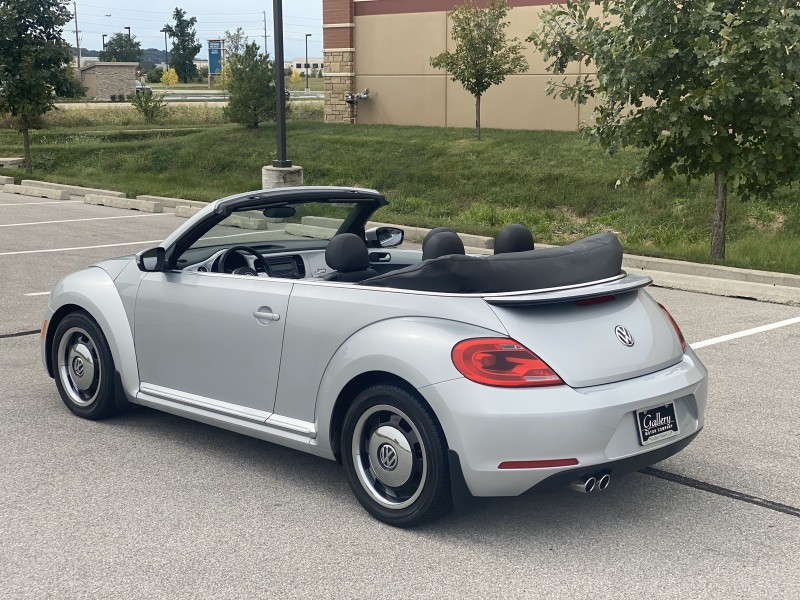 2013 Volkswagen Beetle Convertible 2.5L in CHESTERFIELD, Missouri