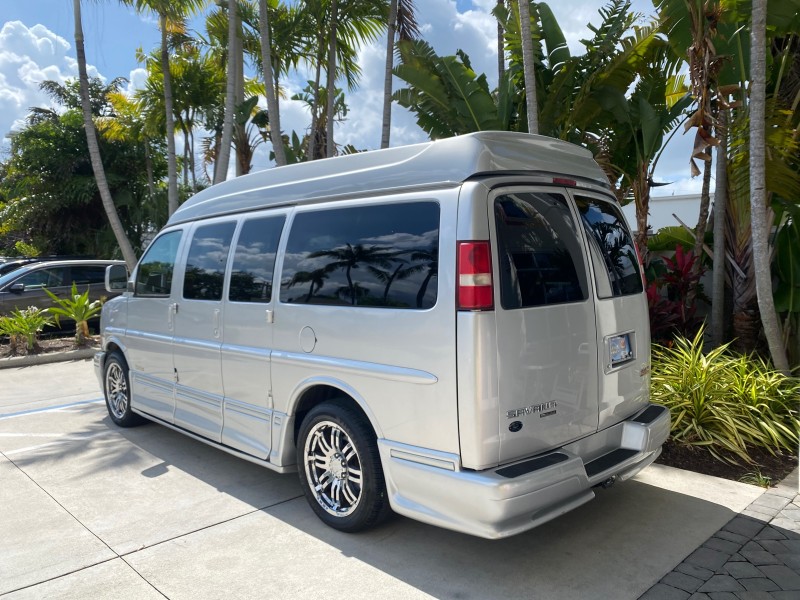 2013 GMC SAVANA HI TOP CONVERSION HANDICAP LIFT LOW MILES 24,857 in , 
