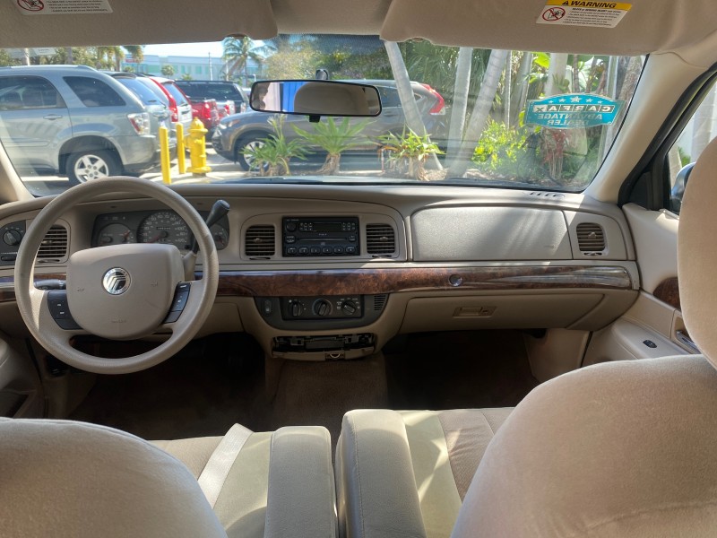 2005 Mercury Grand Marquis GS LOW MILES 49,348 in , 
