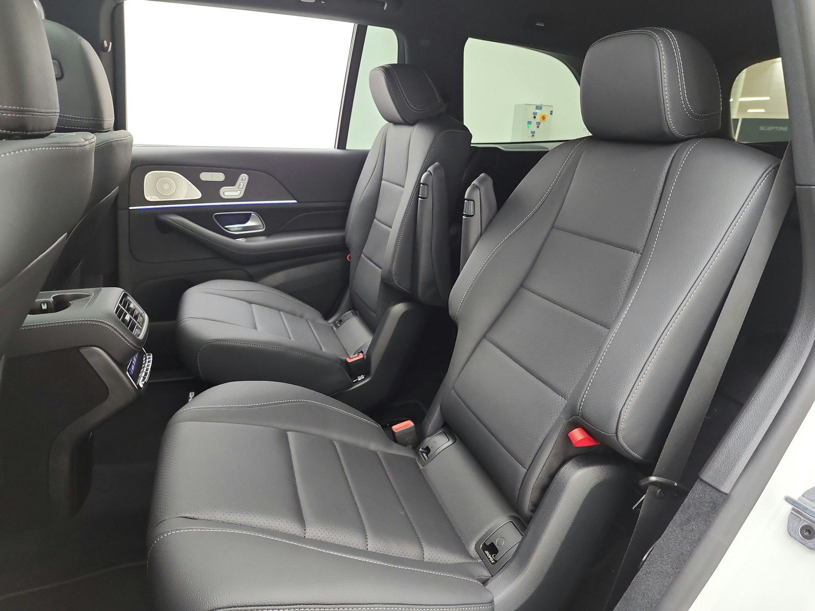 New 2026 Polar White Mercedes-Benz GLS 450 4MATIC® SUV image 11