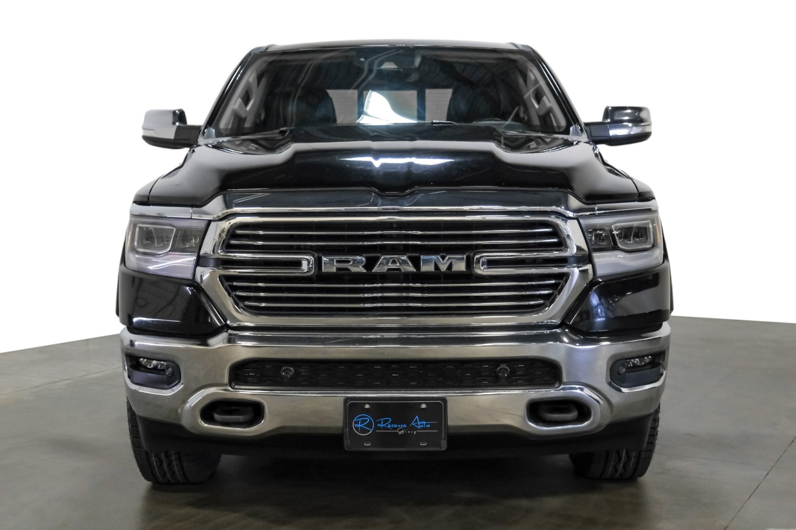 2022 Ram 1500 Laramie 4x4 CrewCab LeatherSeating 23Hpkg LevelApkg SideSteps 3