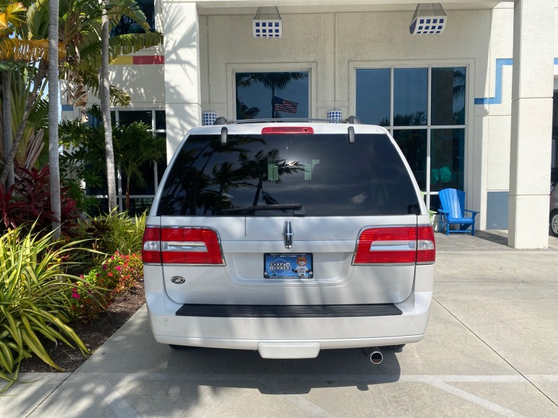 2010 Lincoln Navigator 4WD SUNROOF LOW MILES 31,209 in , 