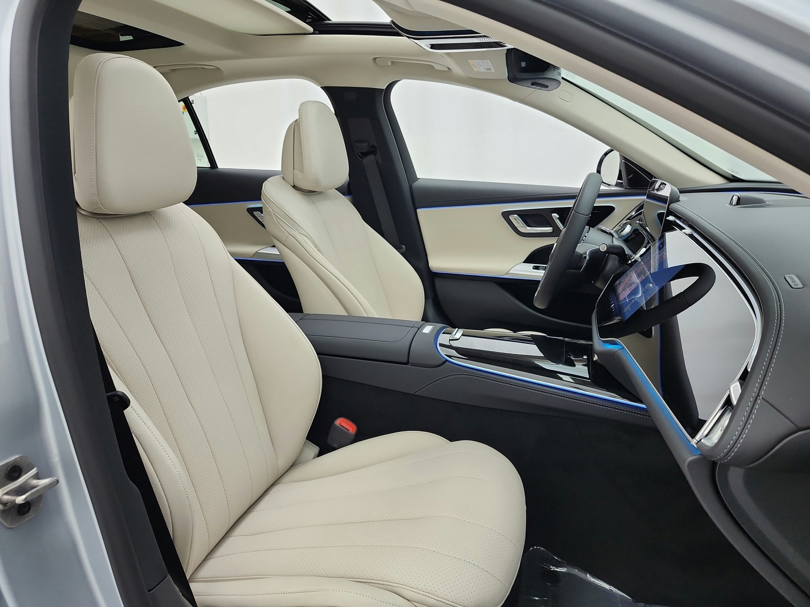New 2027 Cirrus Silver Metallic Mercedes-Benz E 350 RWD Sedan image 15