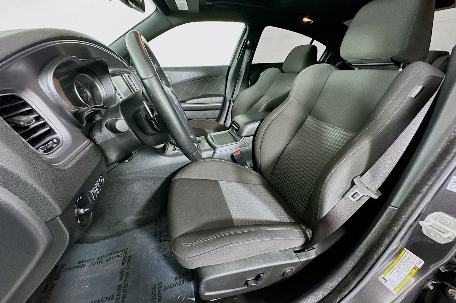 Used 2023 Granite Pearlcoat Dodge R/T image 18