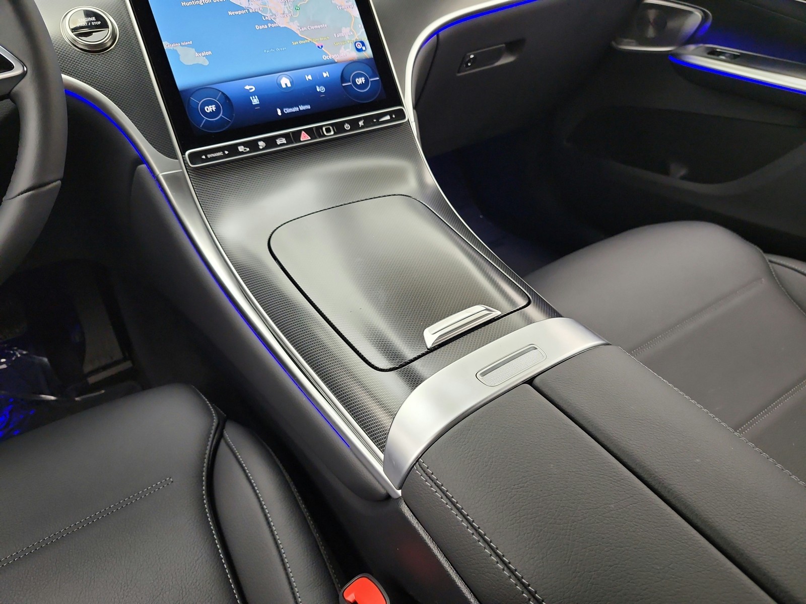 New 2026 MANUFAKTUR Moonlight White Metallic Mercedes-Benz GLC 350e 4MATIC® SUV image 10