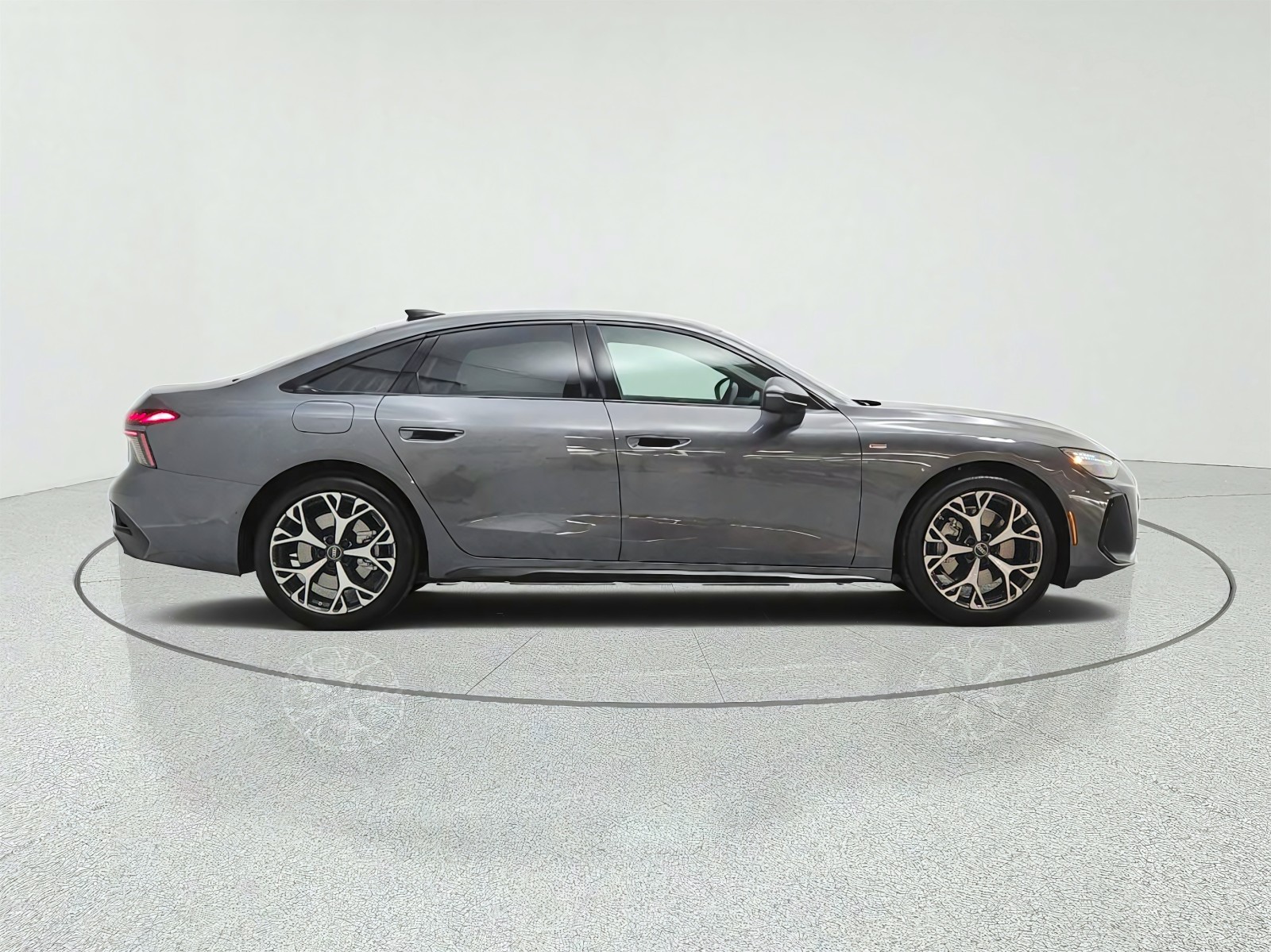 Used 2026 Daytona Gray Pearl Effect Audi Premium Plus quattro image 4