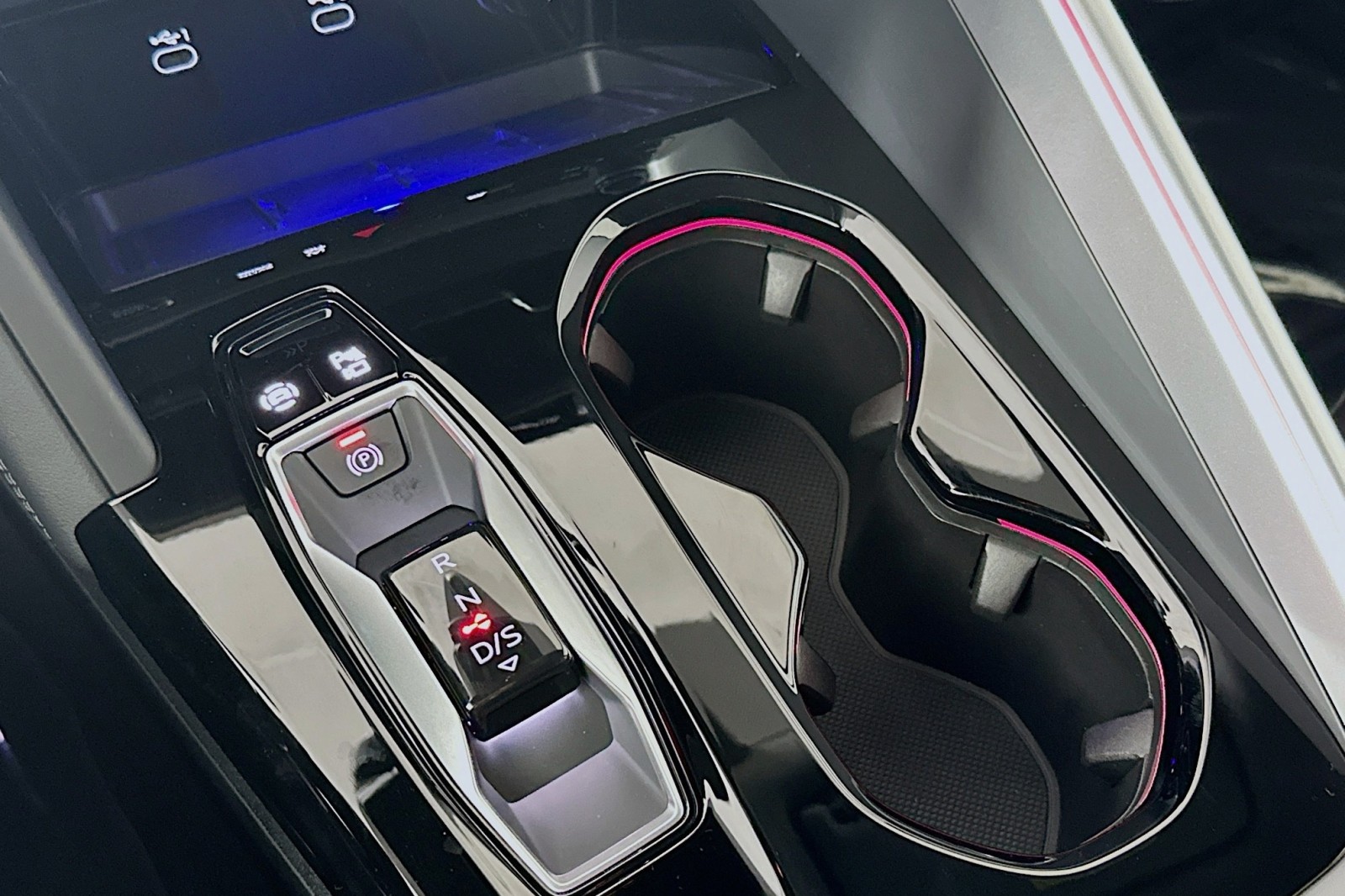 New 2025 Florett Silver Metallic Audi Premium image 7