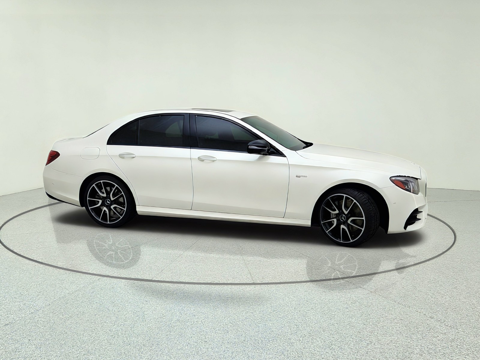Used 2018 designo Diamond White Mercedes-Benz AMG® E 43 image 6