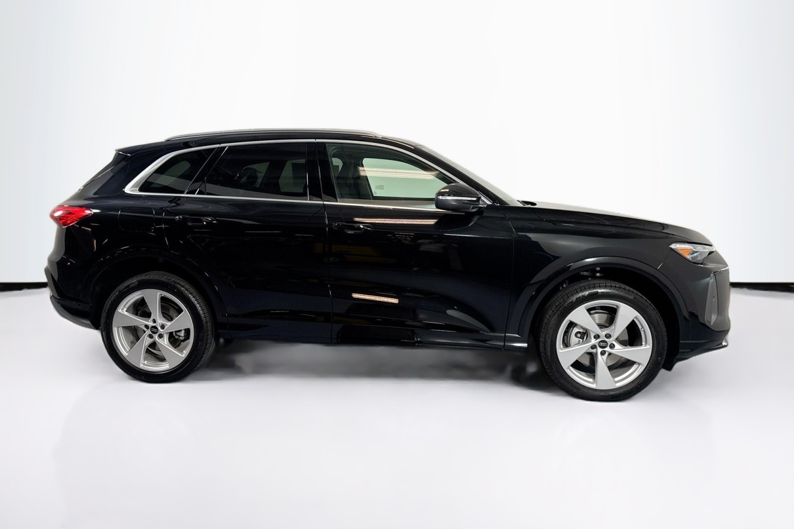 New 2025 Mythos Black Metallic Audi Premium Plus 2.0 TFSI quattro image 4