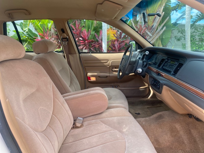 1995 Ford Crown Victoria LOW MILES 43,331 in , 