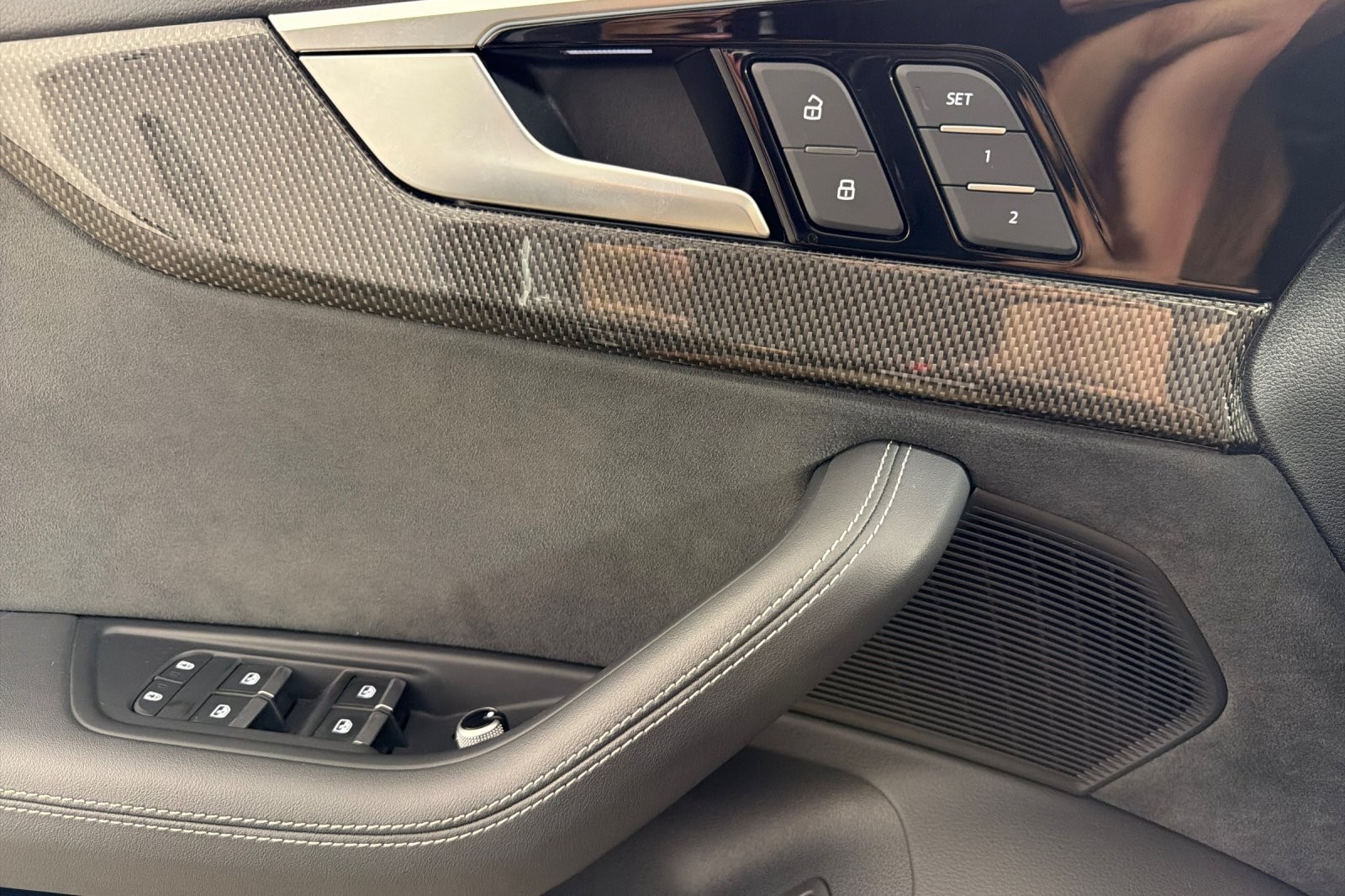 Used 2023 Daytona Gray Pearl Effect Audi Premium Plus 3.0 TFSI quattro image 10