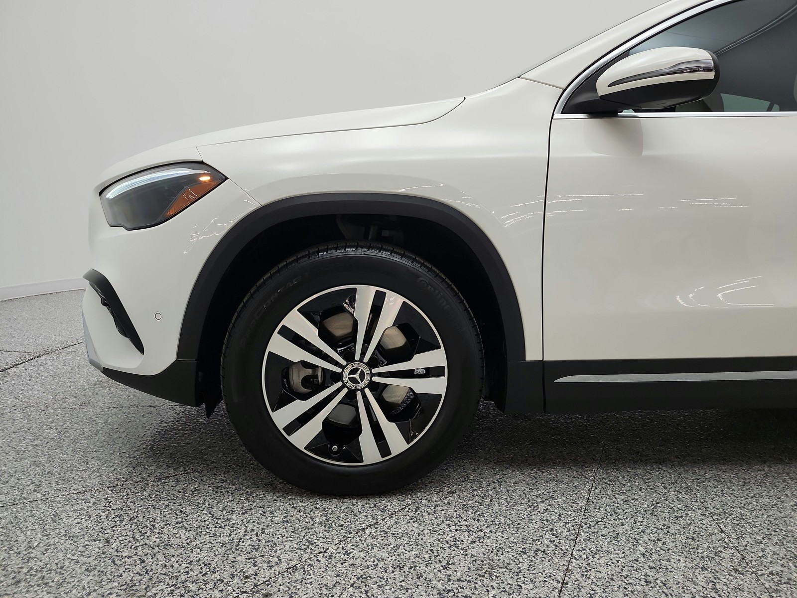 Used 2024 Polar White Mercedes-Benz GLA 250 SUV image 21