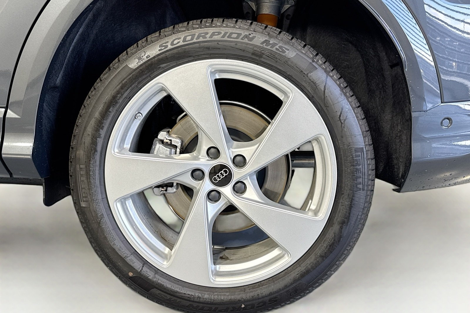 New 2025 Tambora Gray Metallic Audi Premium Plus 2.0 TFSI quattro image 28