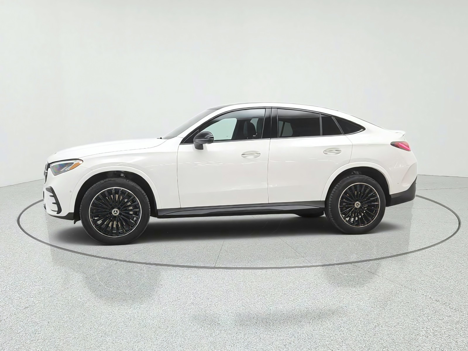 New 2027 Polar White Mercedes-Benz GLC 300 4MATIC® Coupe image 8