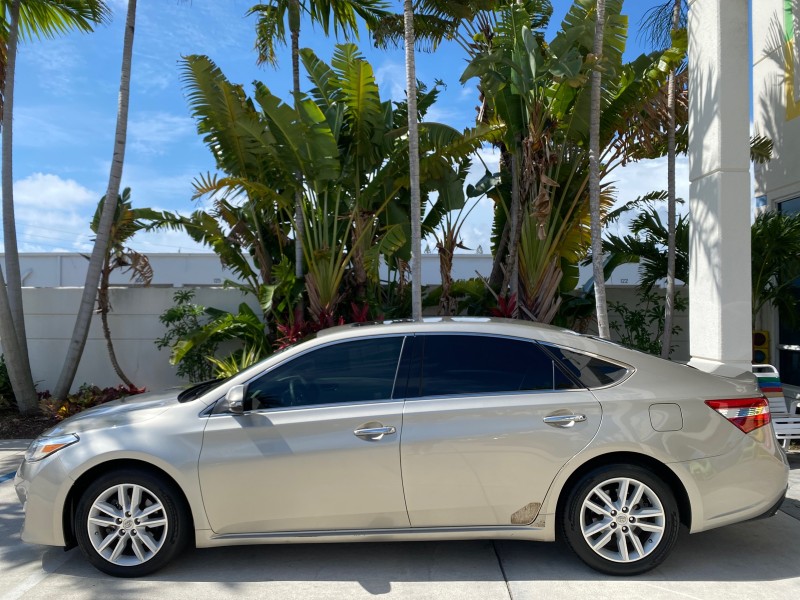 2013 Toyota Avalon XLE Premium LOW MILES 56,196 in , 