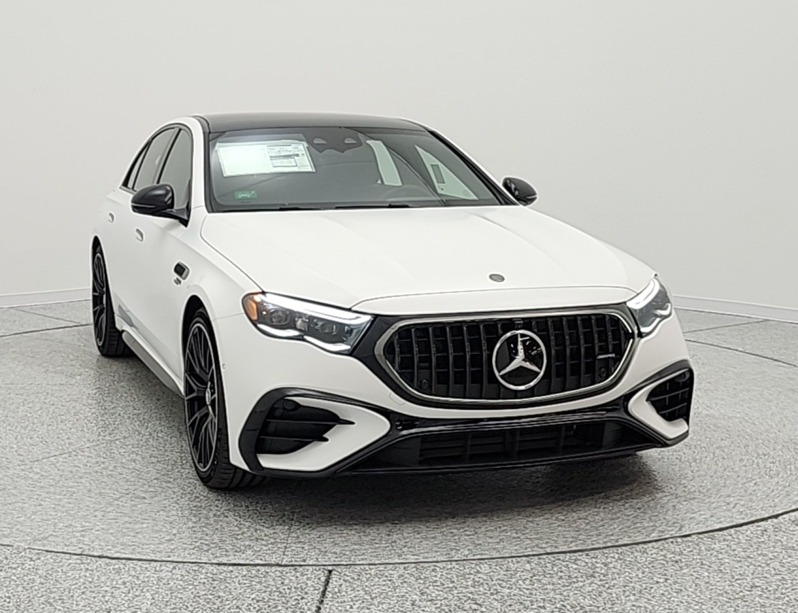 New 2026 MANUFAKTUR Moonlight White Magno Mercedes-Benz AMG® E 53 E image 2