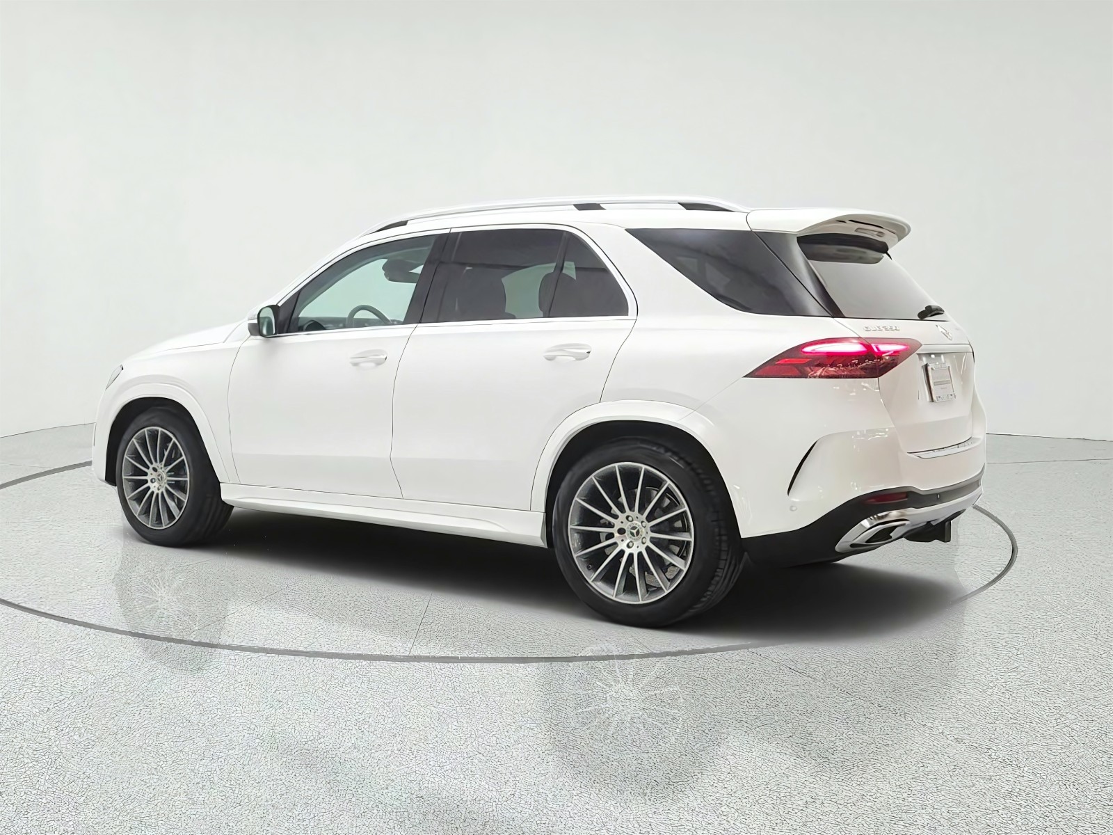 Used 2024 Polar White Mercedes-Benz GLE 350 4MATIC® SUV image 7