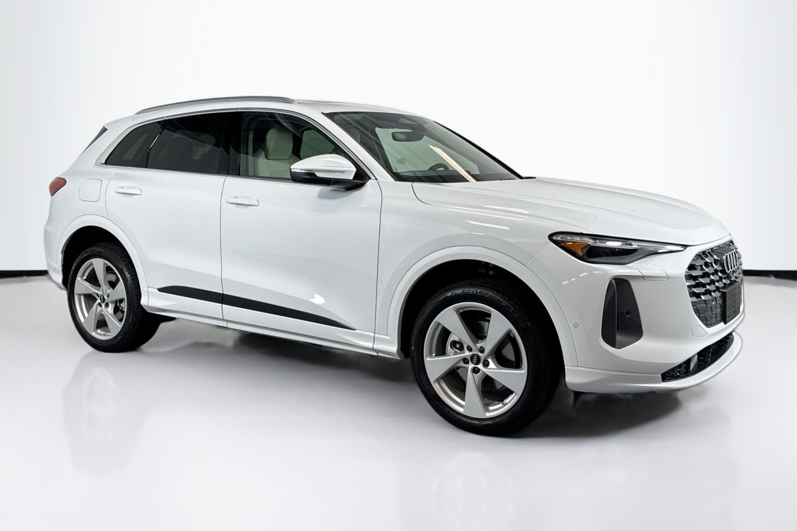 New 2025 Glacier White Metallic Audi Premium Plus 2.0 TFSI quattro image 3