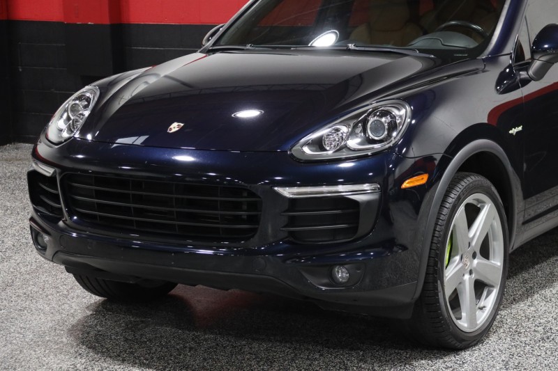 2016 Porsche Cayenne S E-Hybrid 4dr Suv in ,