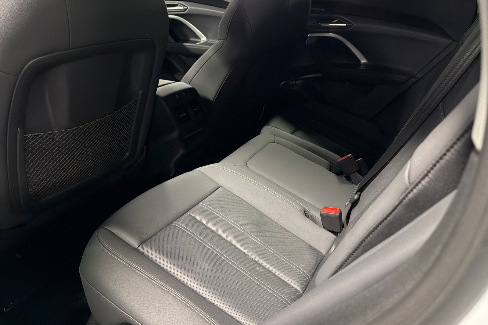 Used 2025 Glacier White Metallic Audi Premium Plus 2.0 TFSI quattro image 11