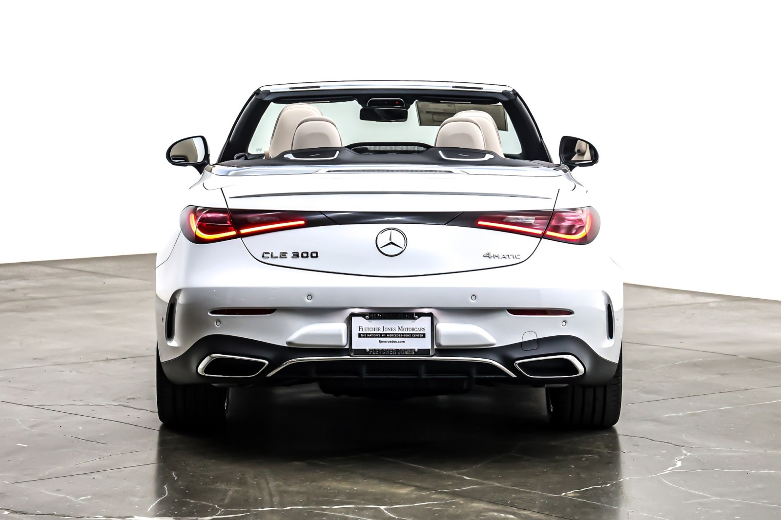 New 2026 MANUFAKTUR Moonlight White Metallic Mercedes-Benz CLE 300 image 4