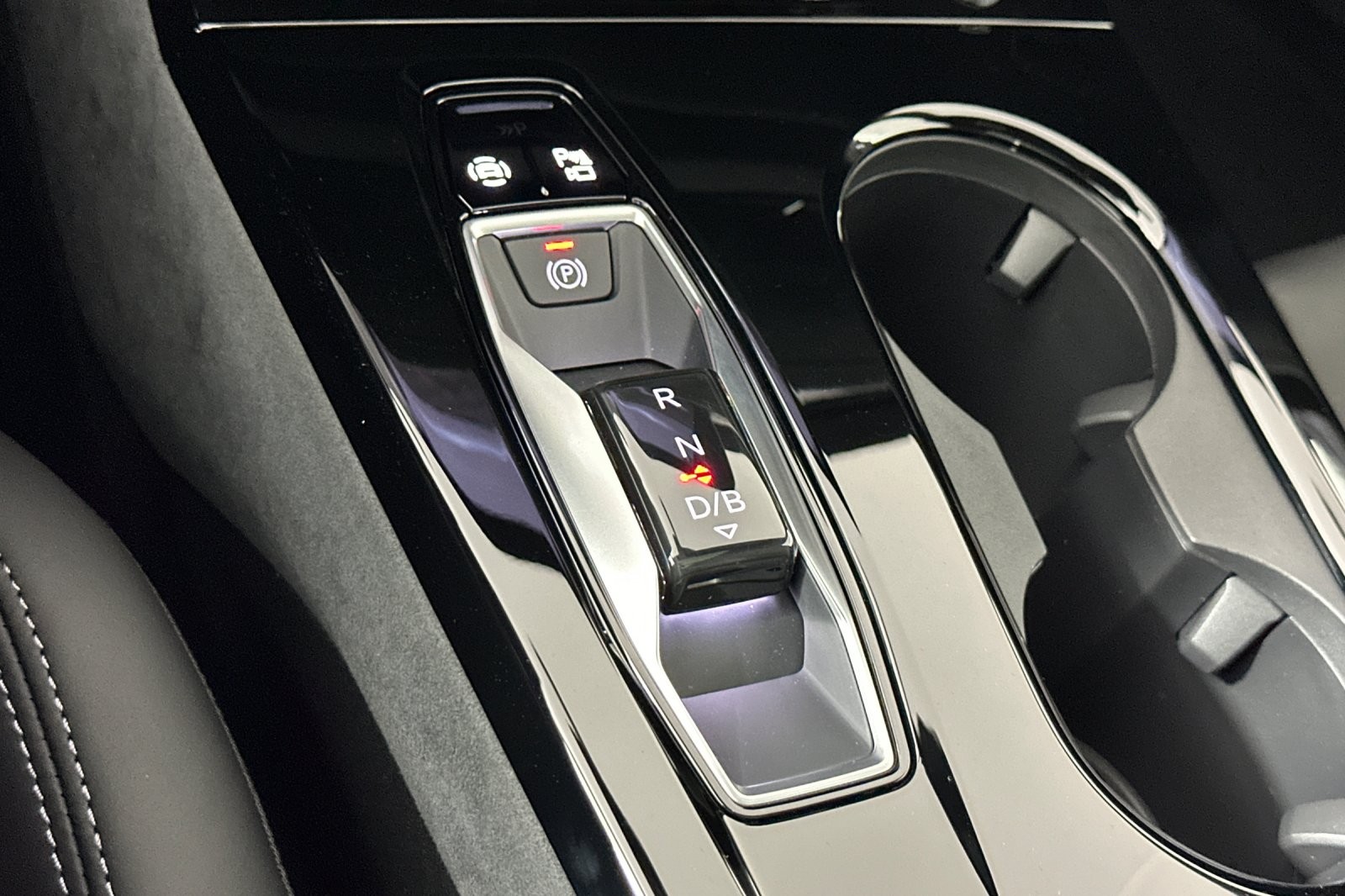New 2025 Glacier White Metallic Audi Premium Plus quattro image 21