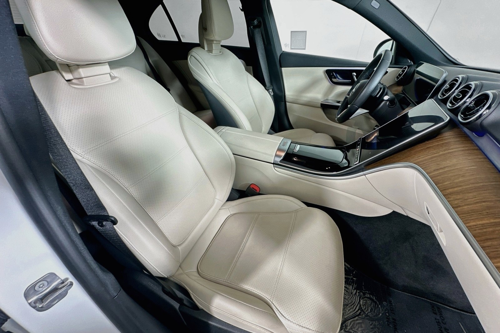 Used 2024 Polar White Mercedes-Benz C 300 image 8