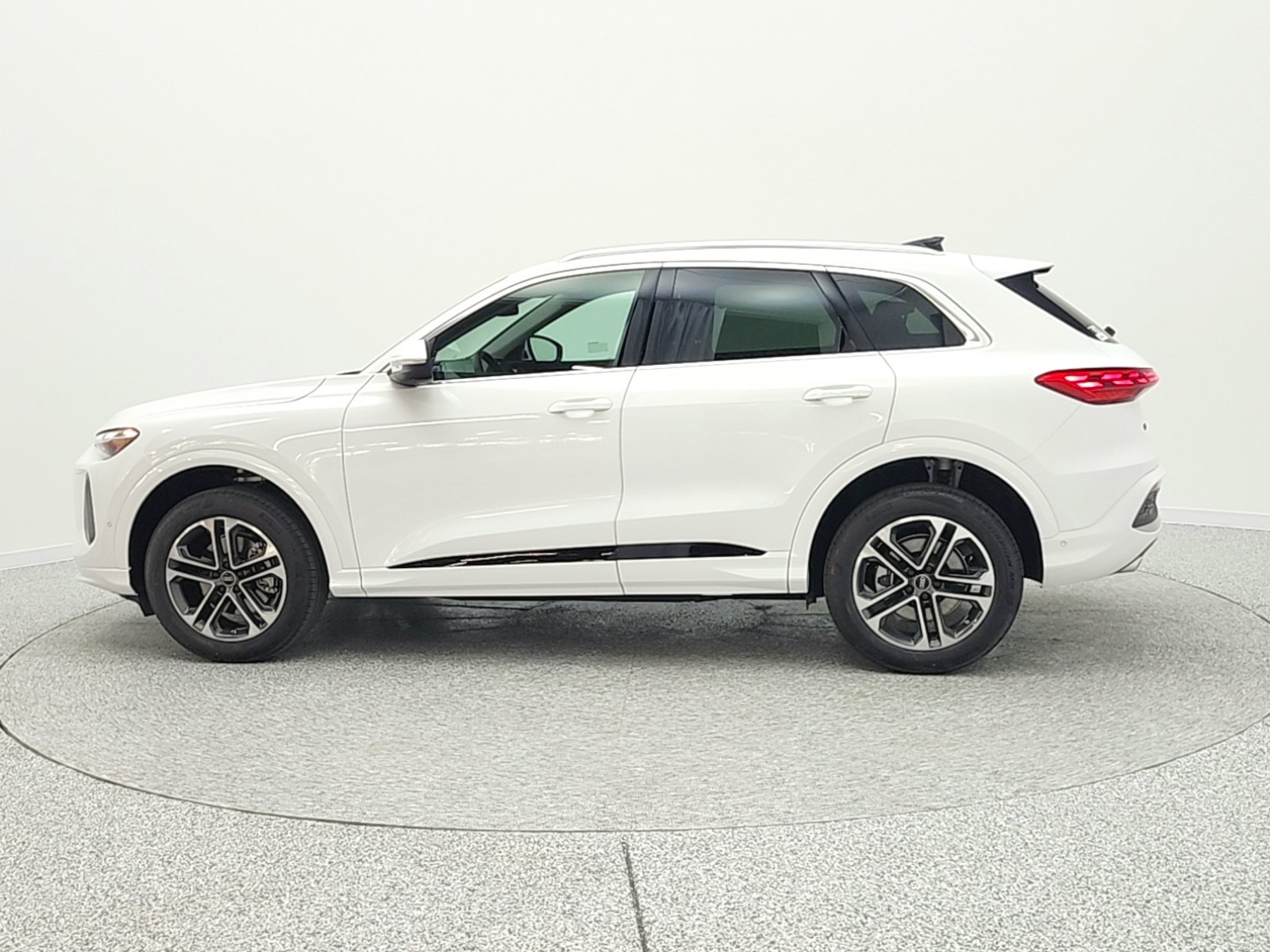 New 2025 Arkona White Audi Premium 2.0 TFSI quattro image 8