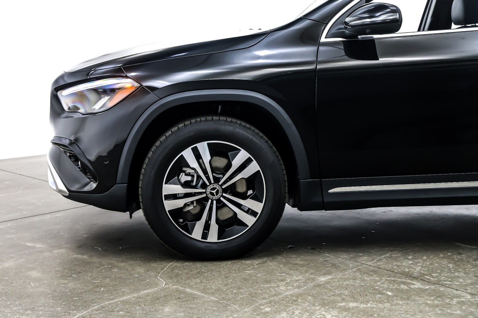 New 2025 Cosmos Black Metallic Mercedes-Benz GLA 250 SUV image 10