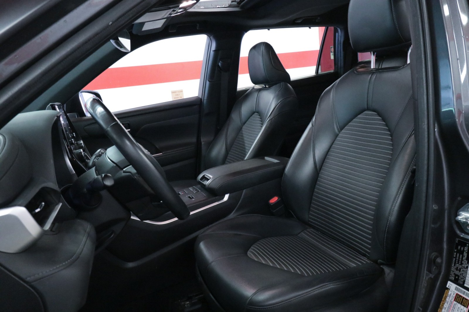 Used Car 2022 Toyota Highlander  Xse For Sale Under $35,000 In Austin, Texas