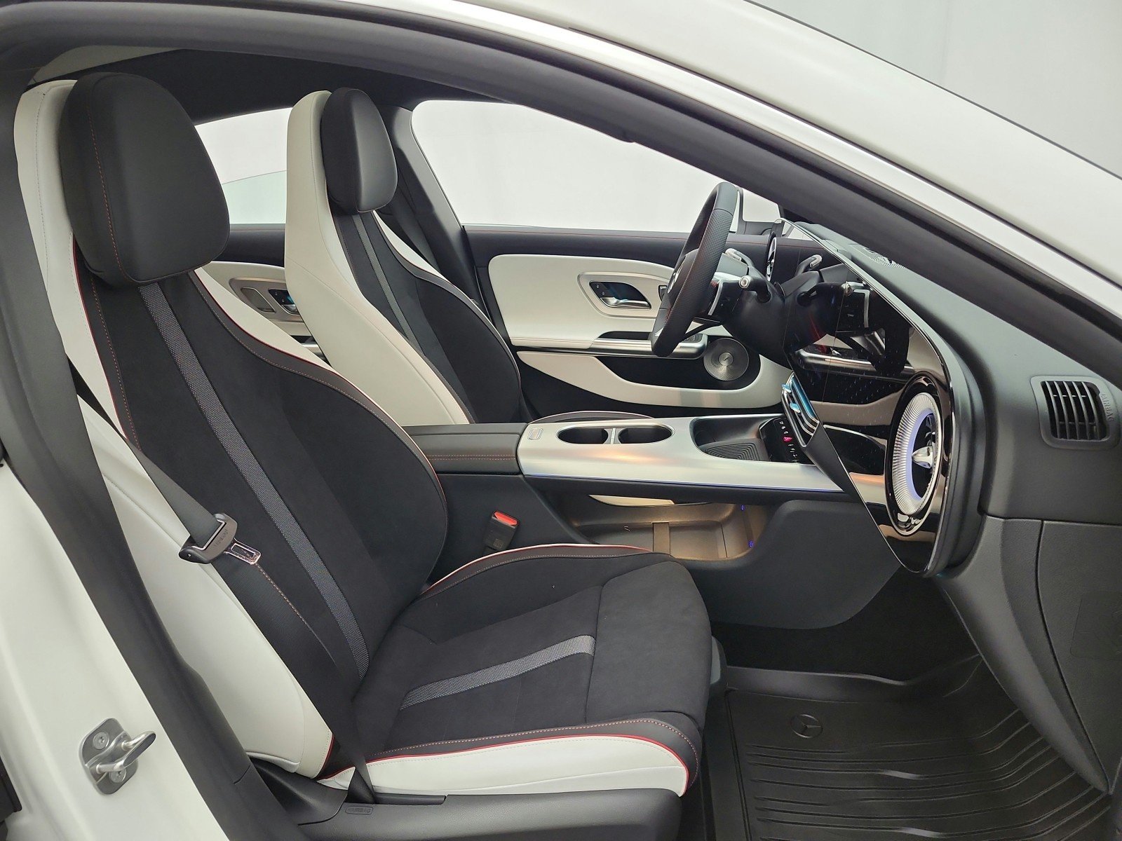 New 2027 Polar White Mercedes-Benz CLA 350 Electric 4MATIC® image 14