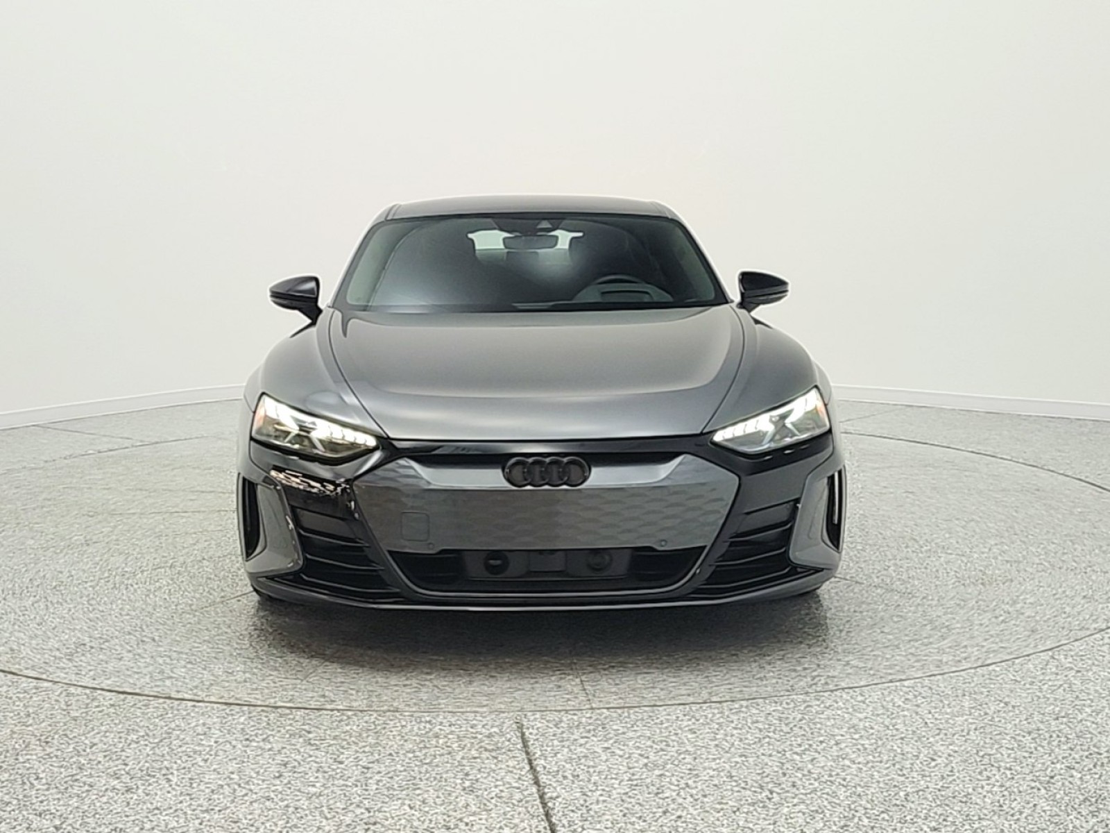 Used 2024 Daytona Gray Pearl Effect Audi quattro image 2