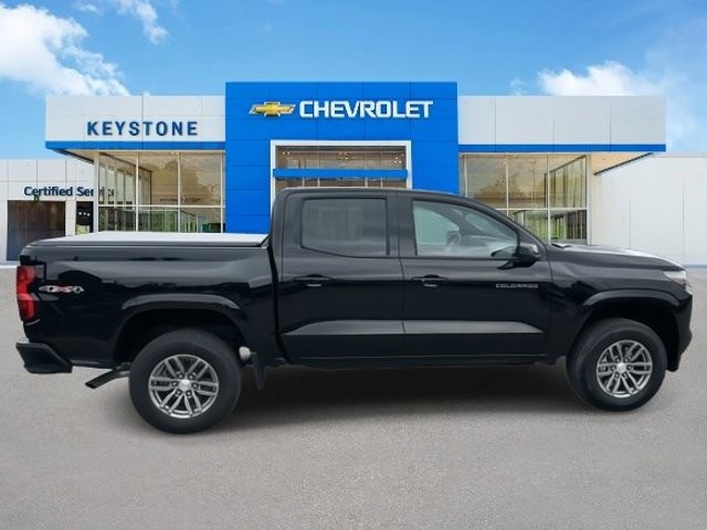 2023 Chevrolet Colorado 4WD LT 2