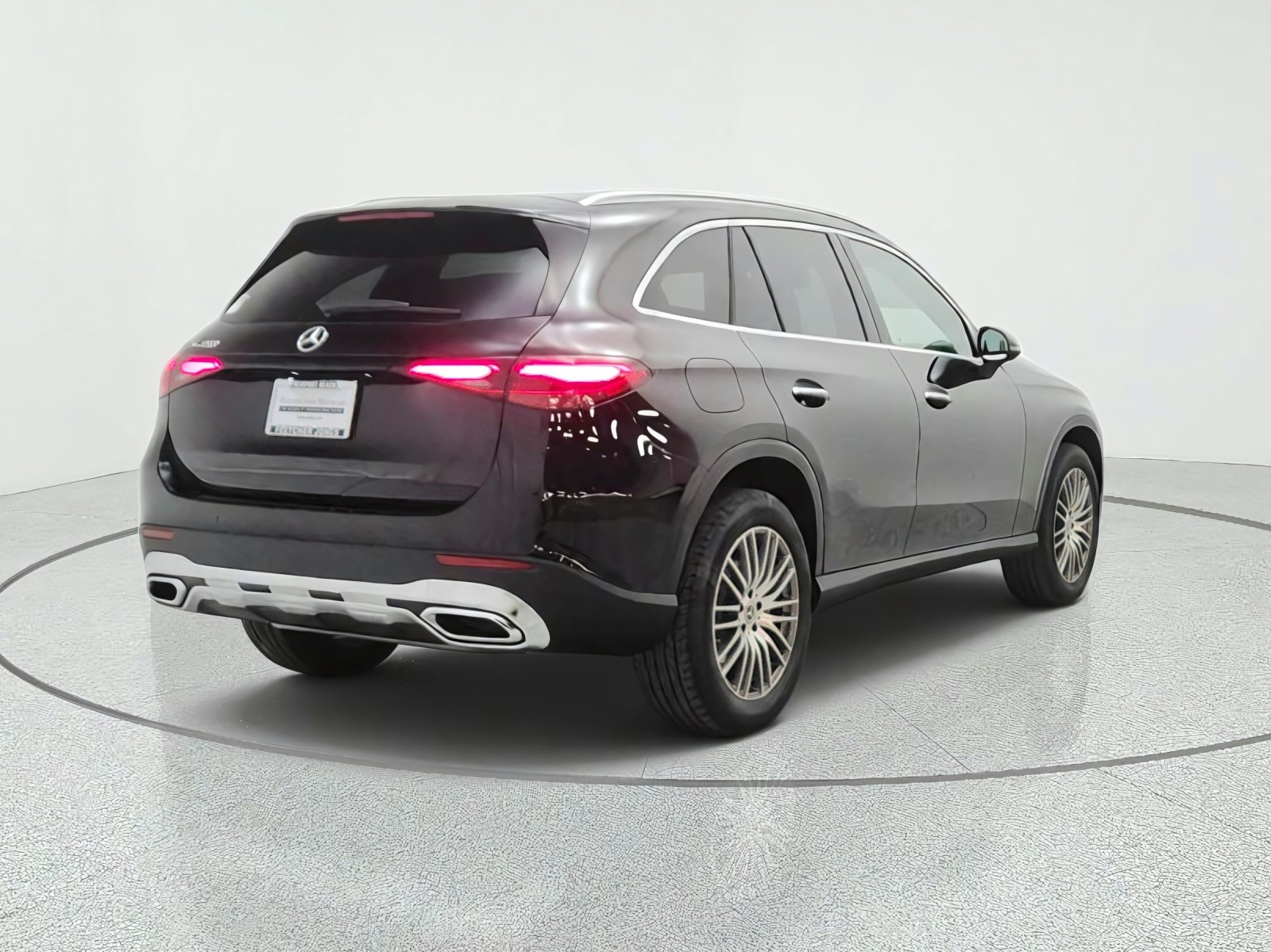 New 2027 Black Mercedes-Benz GLC 300 SUV image 5