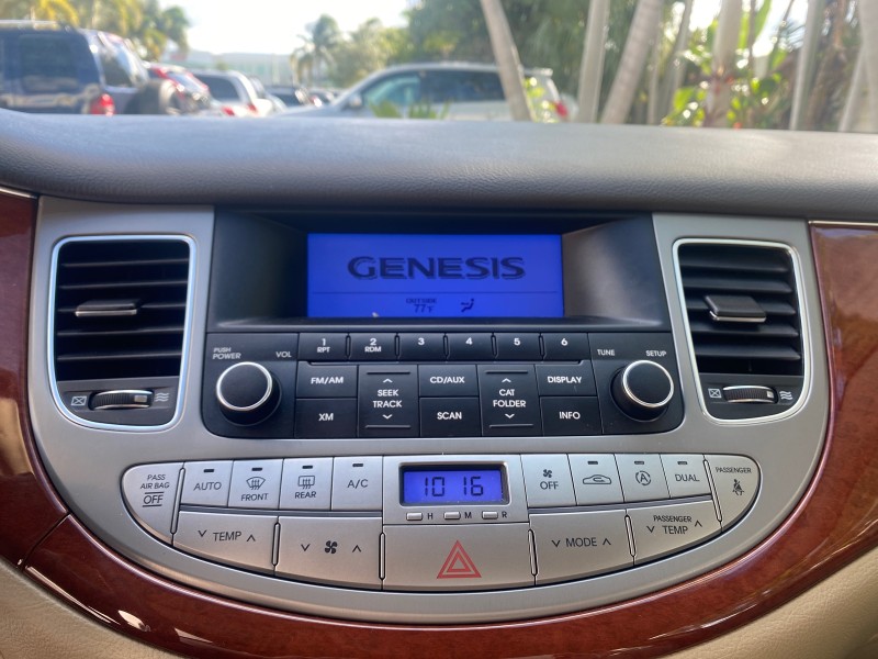 2013 Hyundai Genesis 3.8L LOW MILES 33,576 in , 