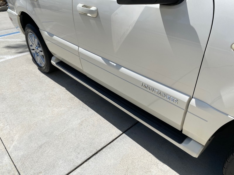 2007 Mercury Mountaineer SUV Premier 1 OWNER in ,