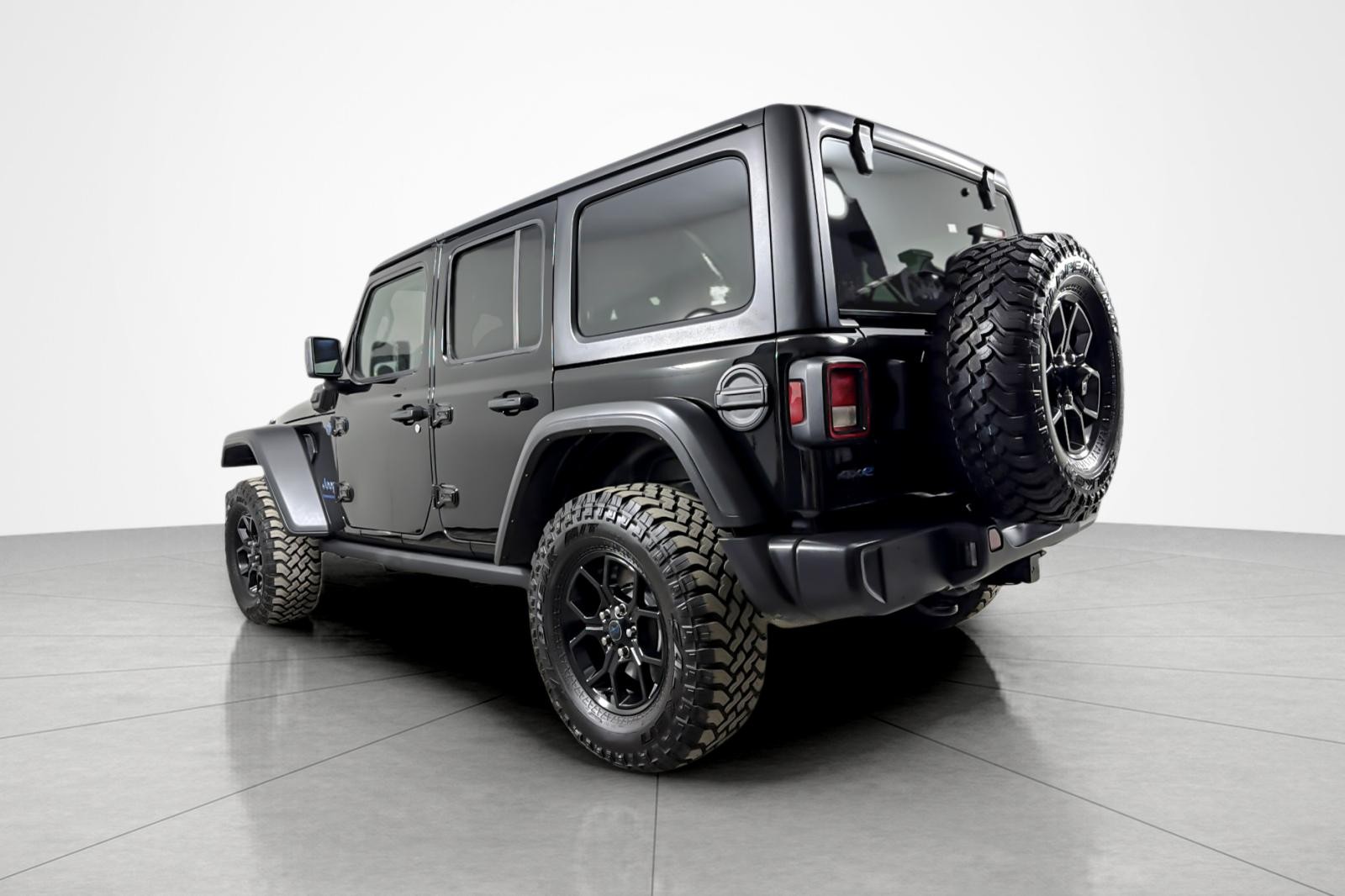 Used 2025 BLACK CLEAR COAT Jeep Sport S 4x4 image 3