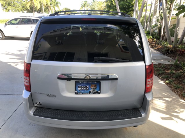 2008 Chrysler Town & Country Touring 1 OWNER FL LO MI 33,077 in pompano beach, Florida