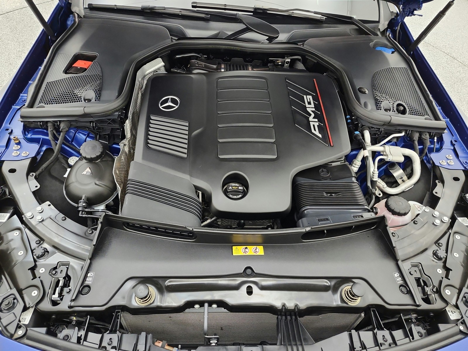 Certified Used 2023 MANUFAKTUR Starling Blue Magno Mercedes-Benz AMG® GT 53 4-Door Coupe image 17