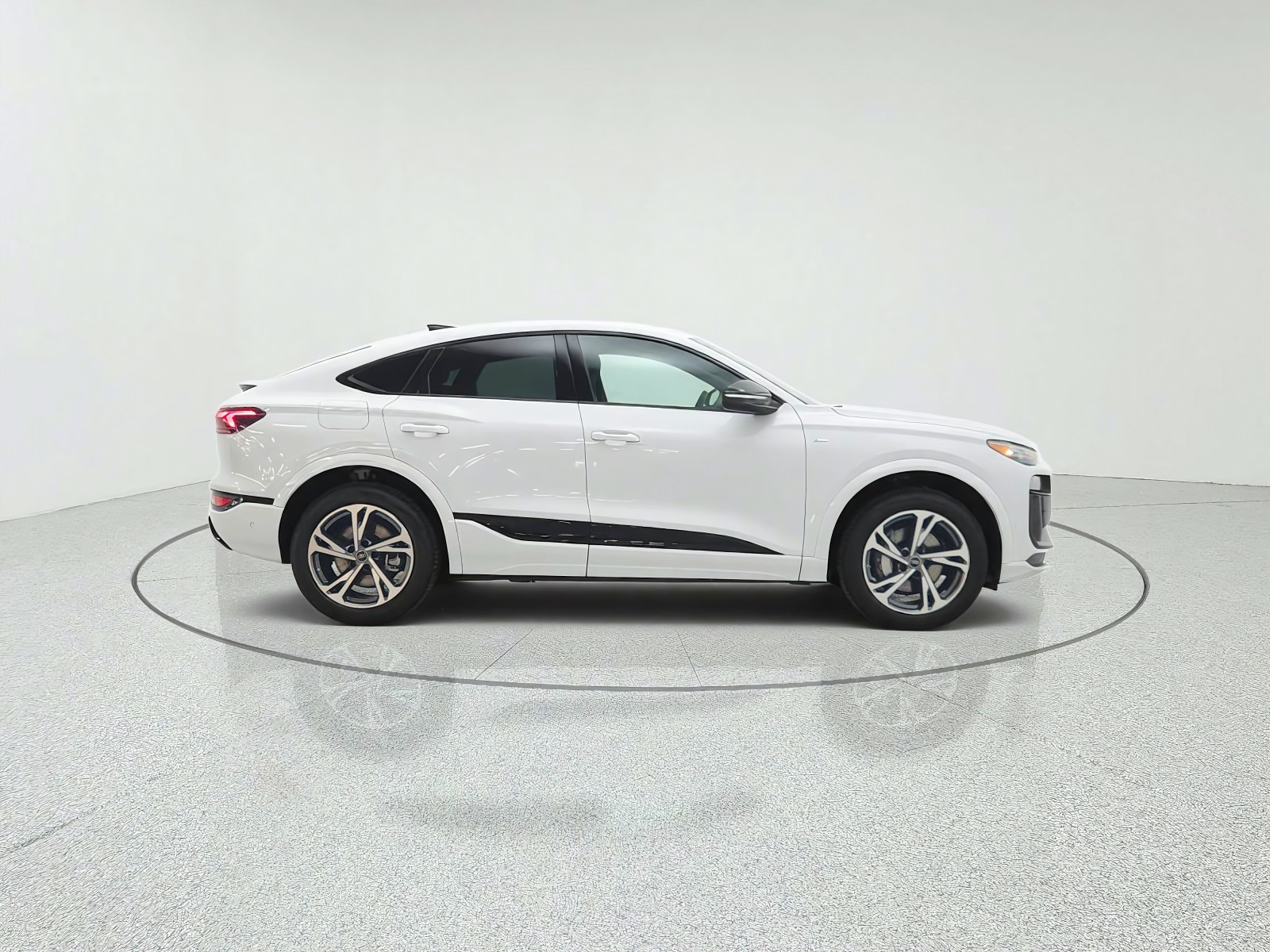 New 2027 Glacier White Metallic Audi Premium Plus quattro image 4