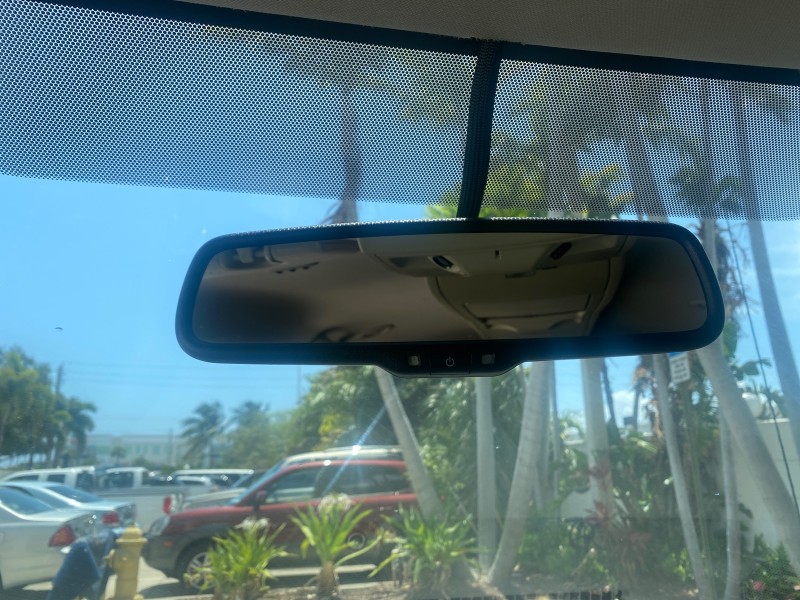 2012 Chrysler Town & Country 1 OWNER LOW MILES 58.411 in , 