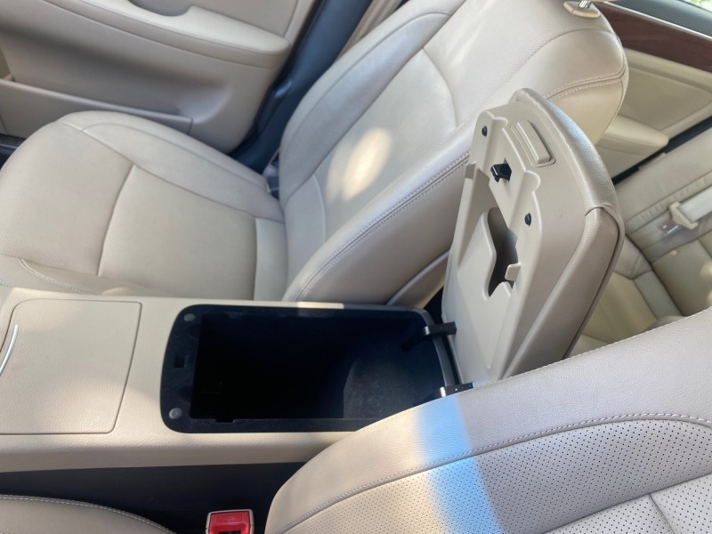 2013 Hyundai Genesis 3.8L LOW MILES 33,576 in , 