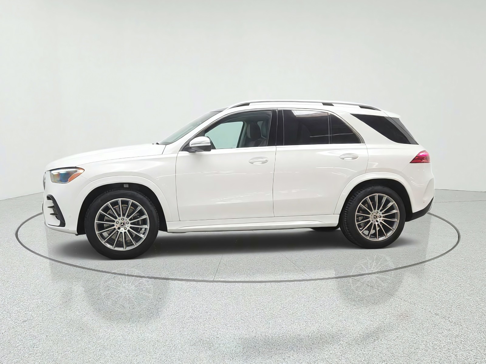 New 2026 Polar White Mercedes-Benz GLE 350 SUV image 8
