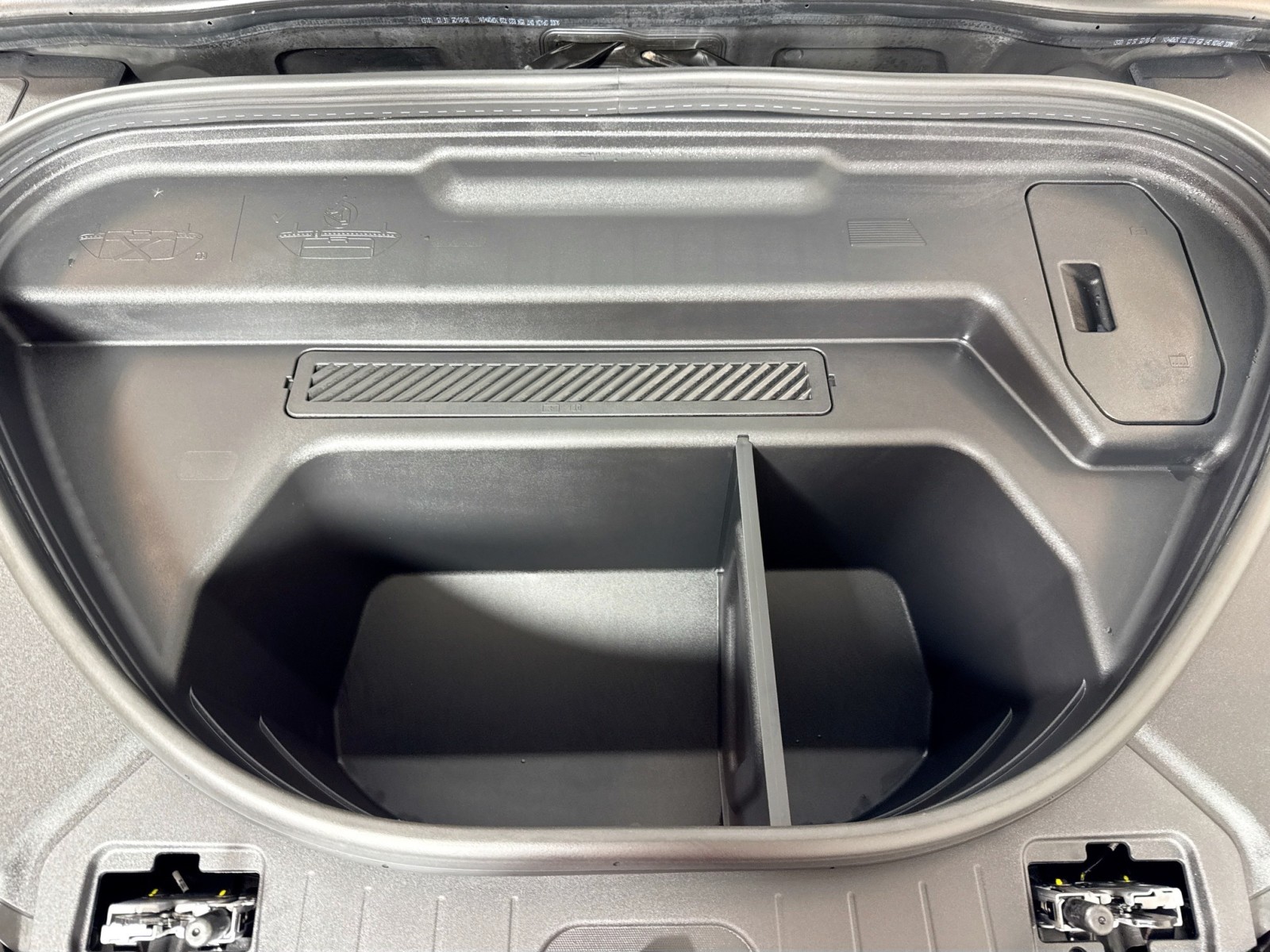 Used 2025 Glacier White Metallic Audi Premium image 27