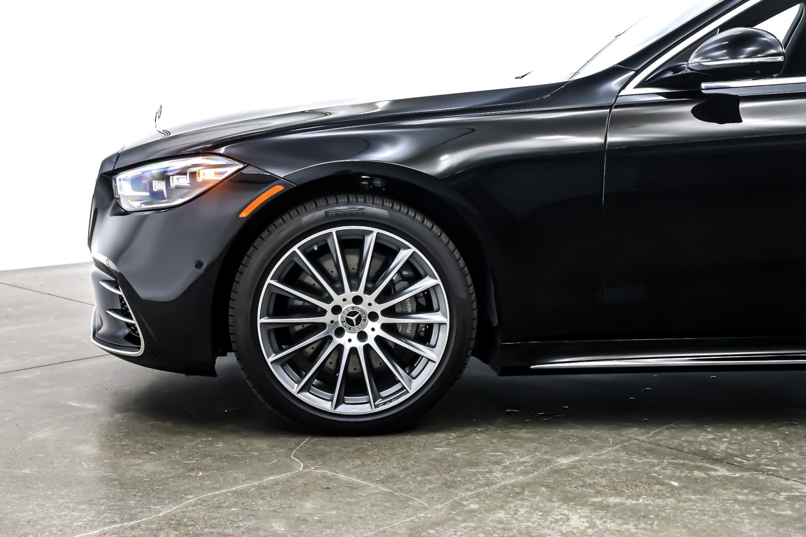 New 2026 Obsidian Black Metallic Mercedes-Benz S 580 image 10