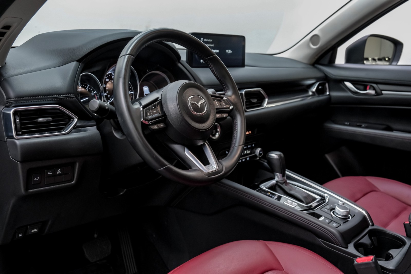 2022 Mazda CX-5 2.5 S Carbon Edition Bose Audio Leather Trim 11